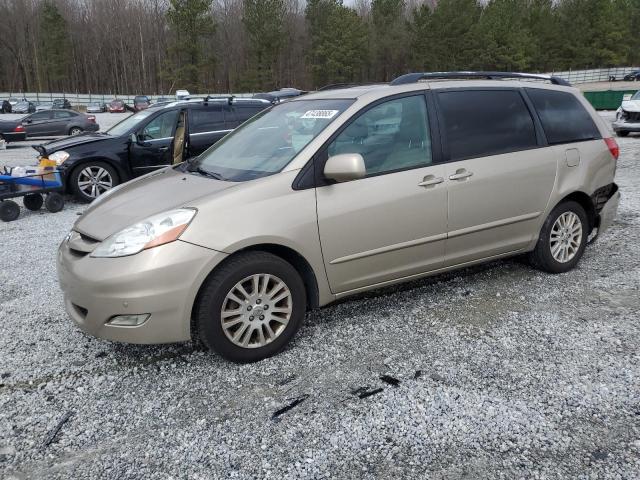 TOYOTA SIENNA XLE