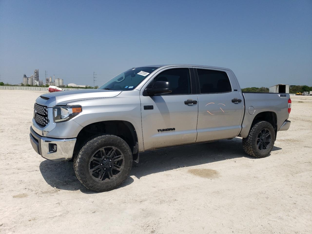 TOYOTA TUNDRA CREWMAX SR5