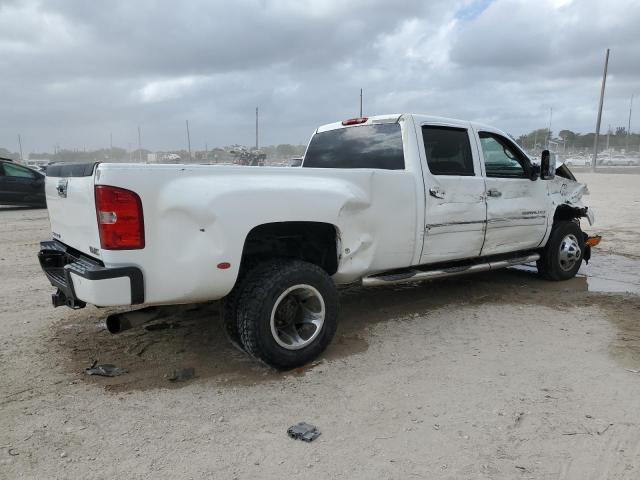 2011 GMC SIERRA - 1GT426C87BF152261