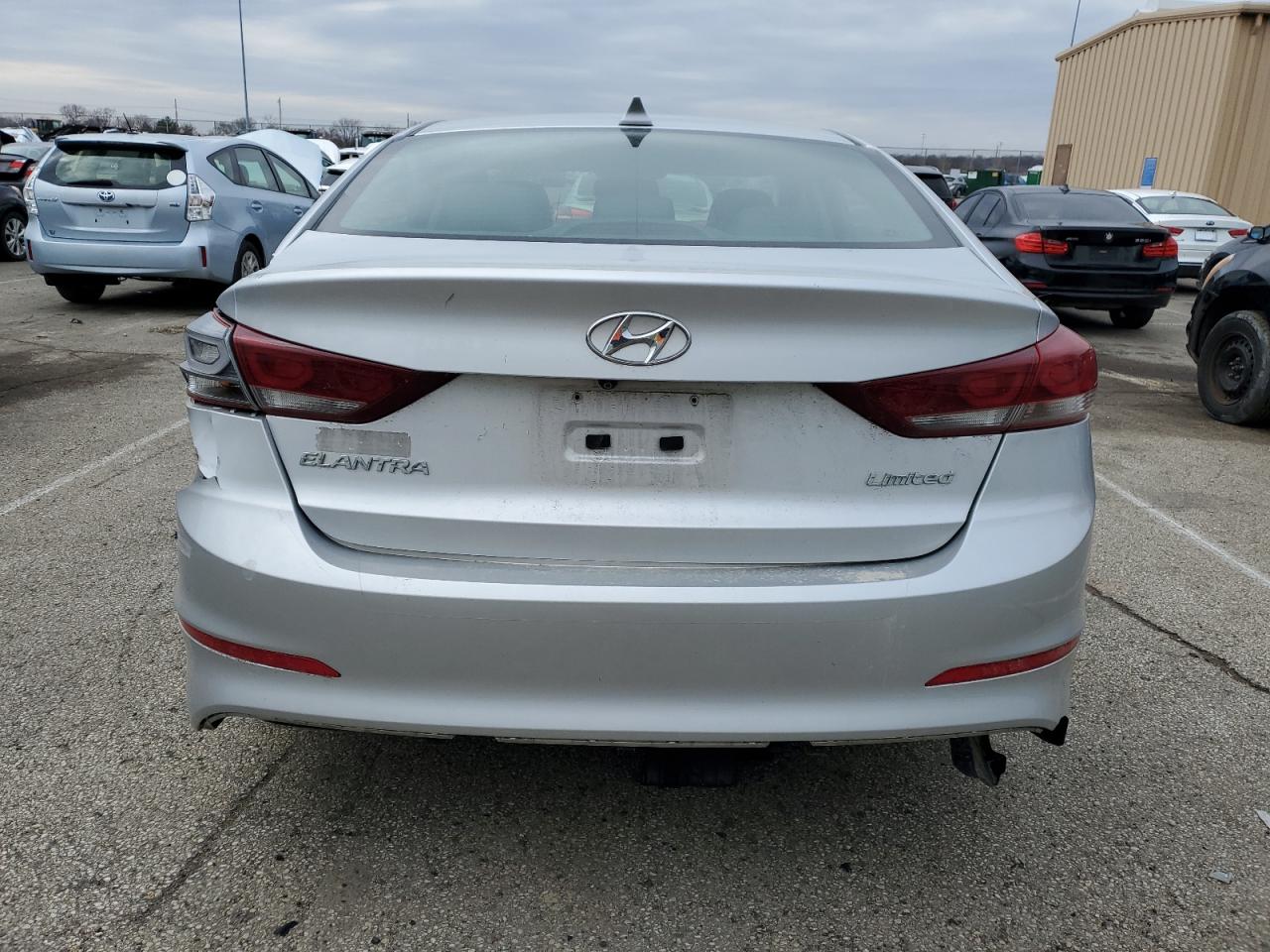 HYUNDAI ELANTRA SE