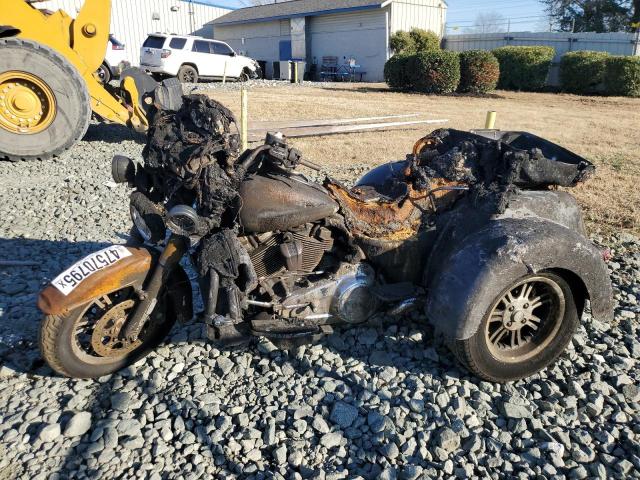 2019 HARLEY-DAVIDSON FLHTCUTG - 1HD1MAF11KB851020