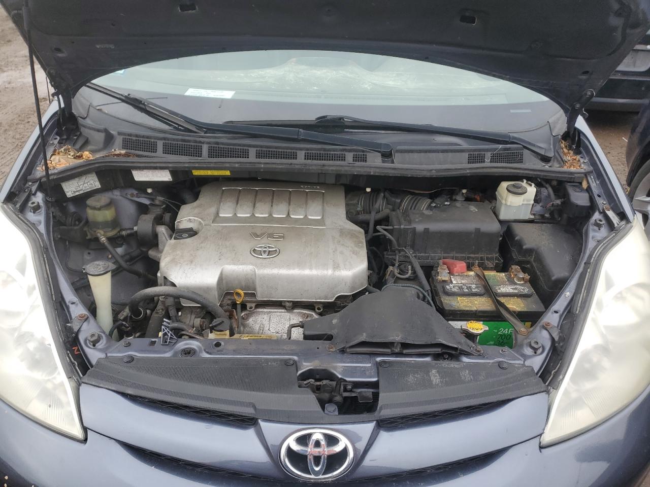 TOYOTA SIENNA XLE