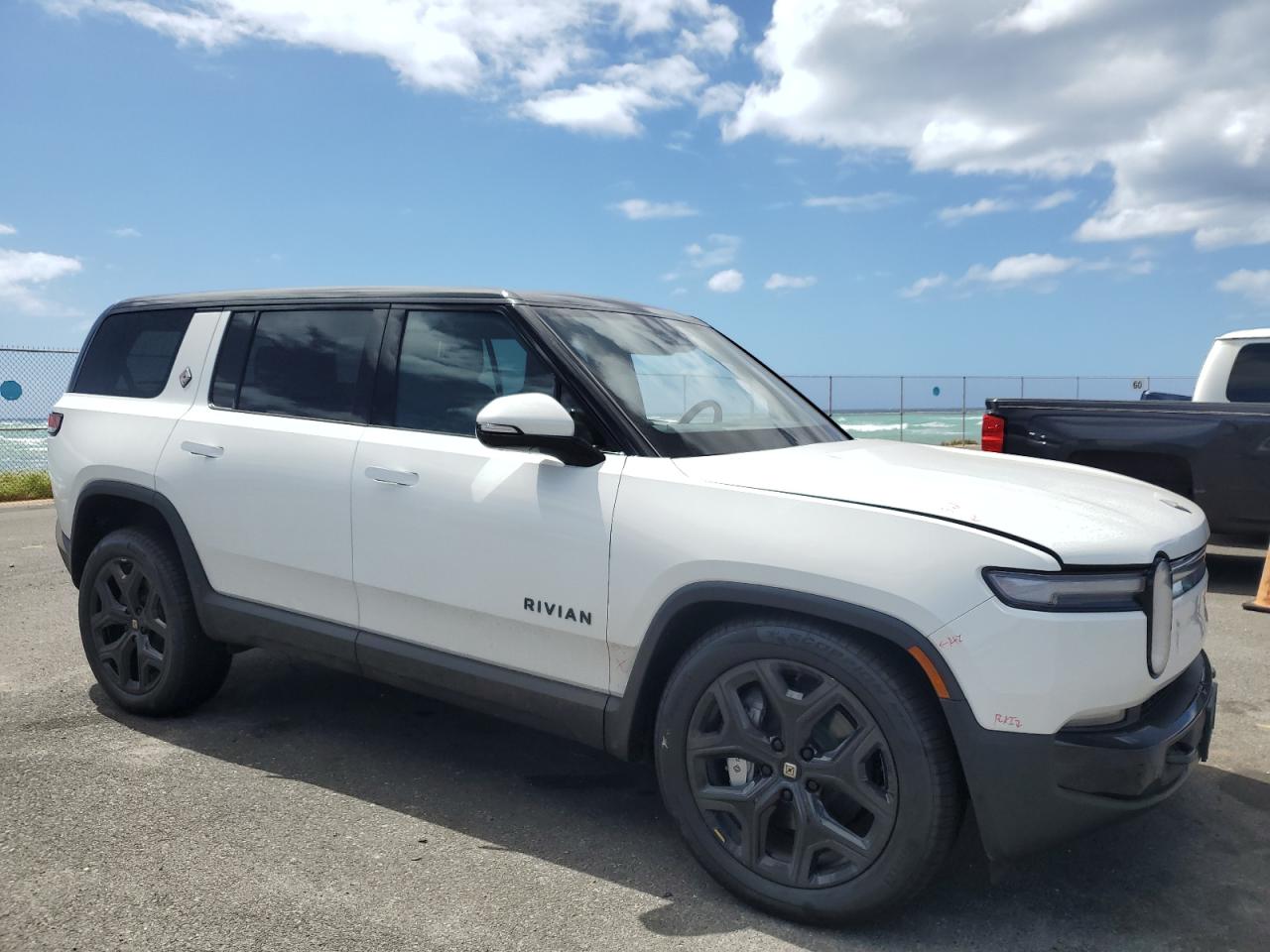 RIVIAN R1S ADVENTURE