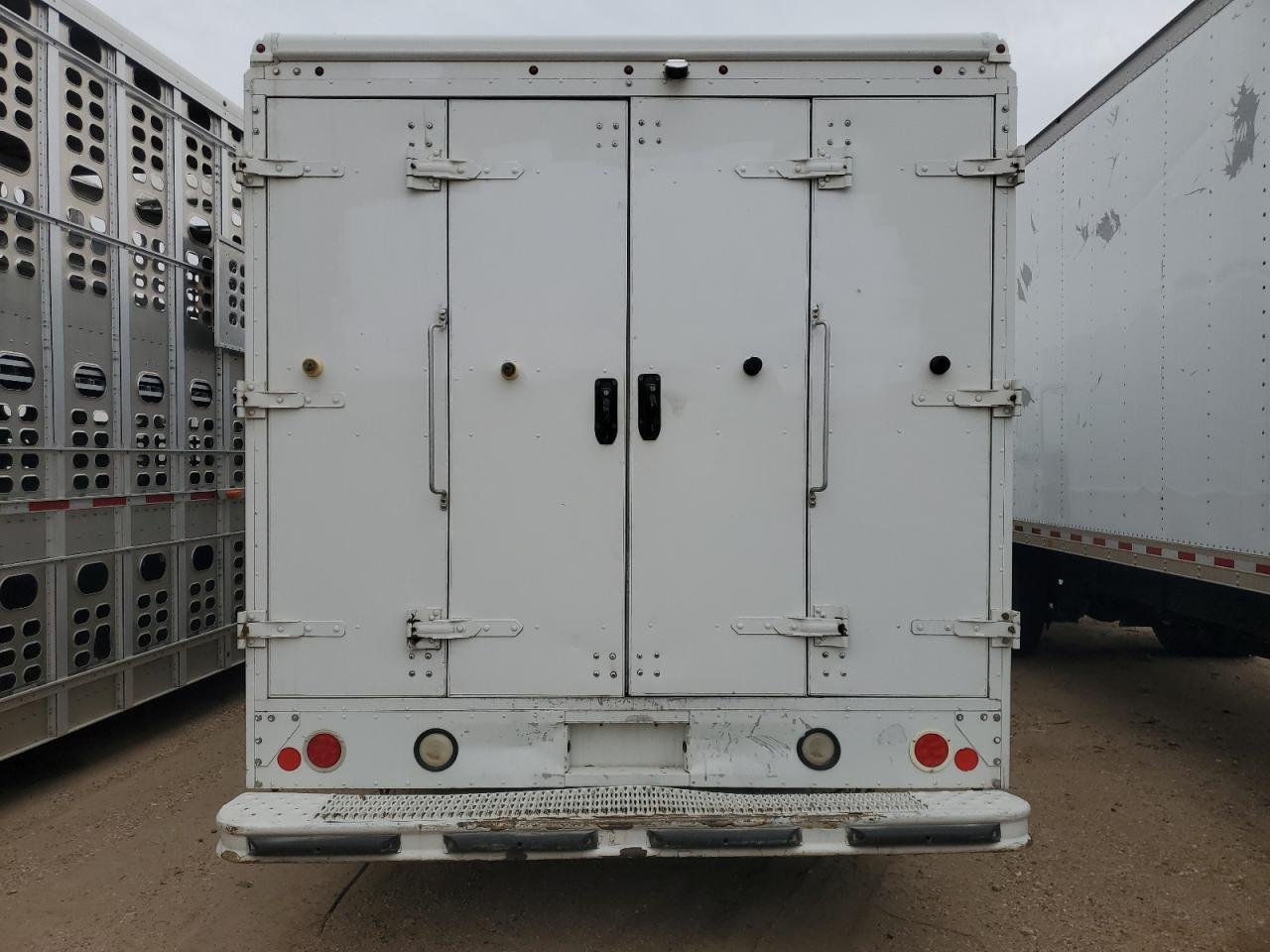 Ford F59 2013