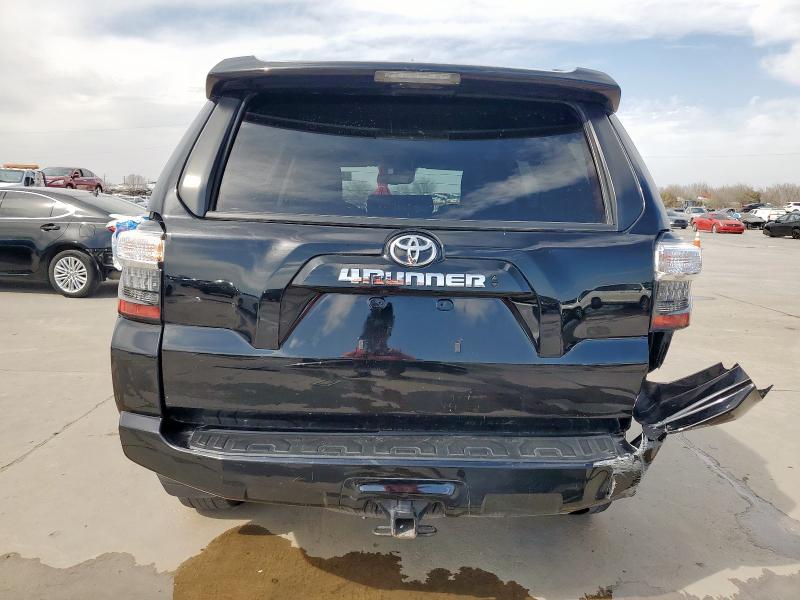 2022 TOYOTA 4RUNNER SR - JTEEU5JR2N5261477