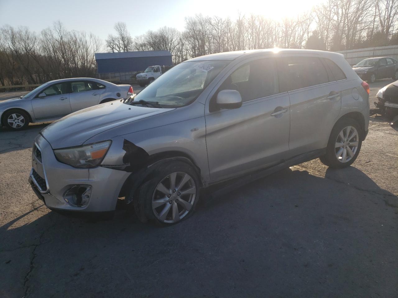 MITSUBISHI OUTLANDER SE