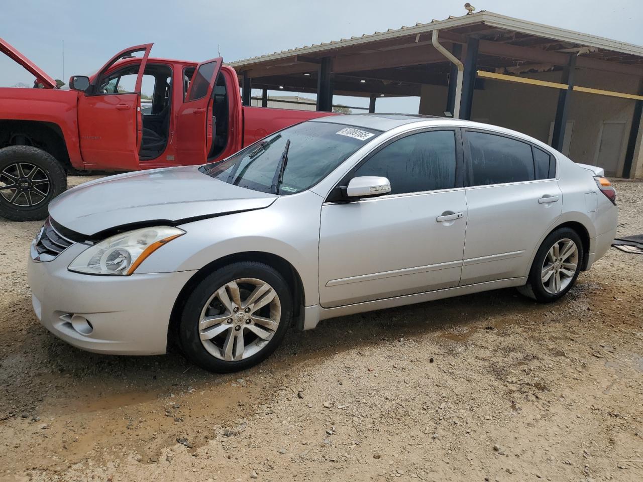 NISSAN ALTIMA SR