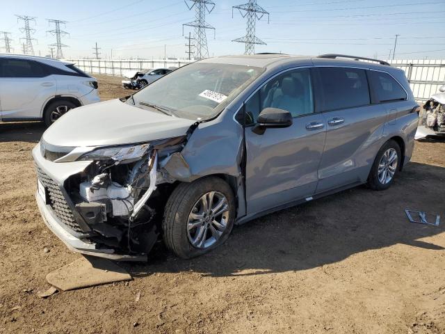 TOYOTA SIENNA XSE