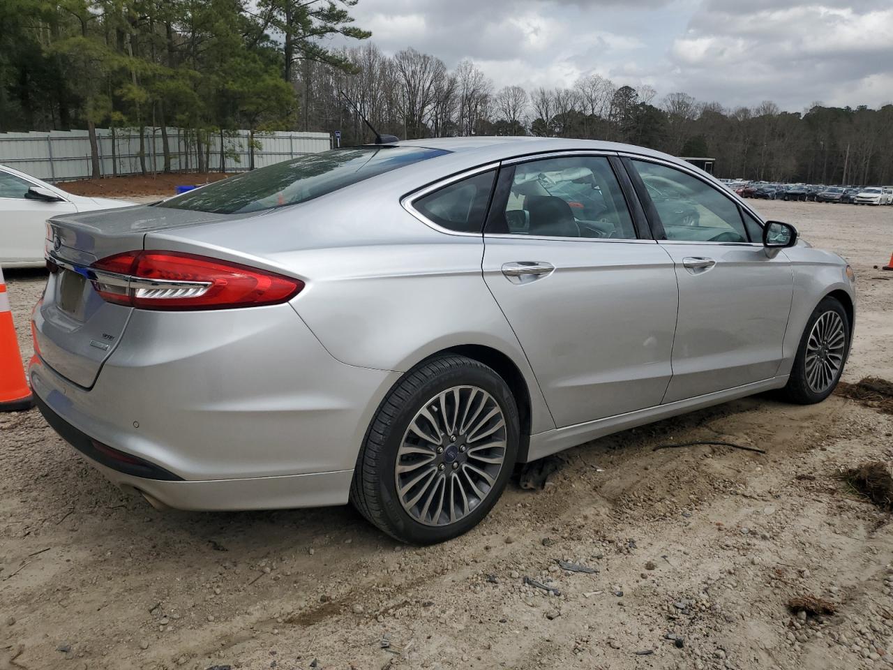 FORD FUSION SE
