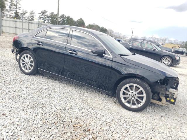 Vin: wdd3g4eb5kw002424, lot: 48565175, mercedes-benz a-class 220 20194