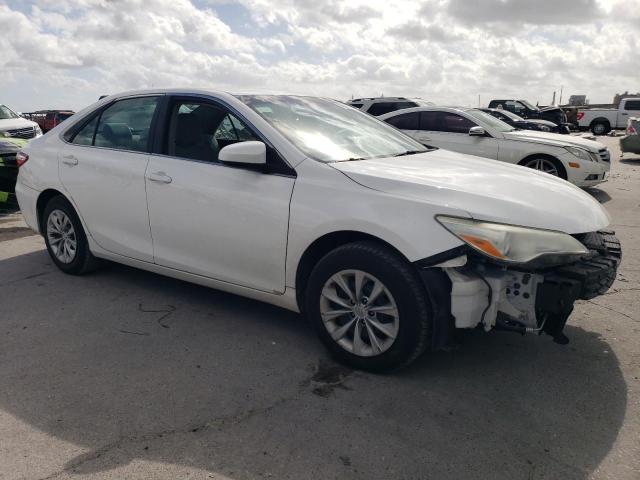 Vin: 4t1bf1fk0fu955500, lot: 49427735, toyota camry le 20154