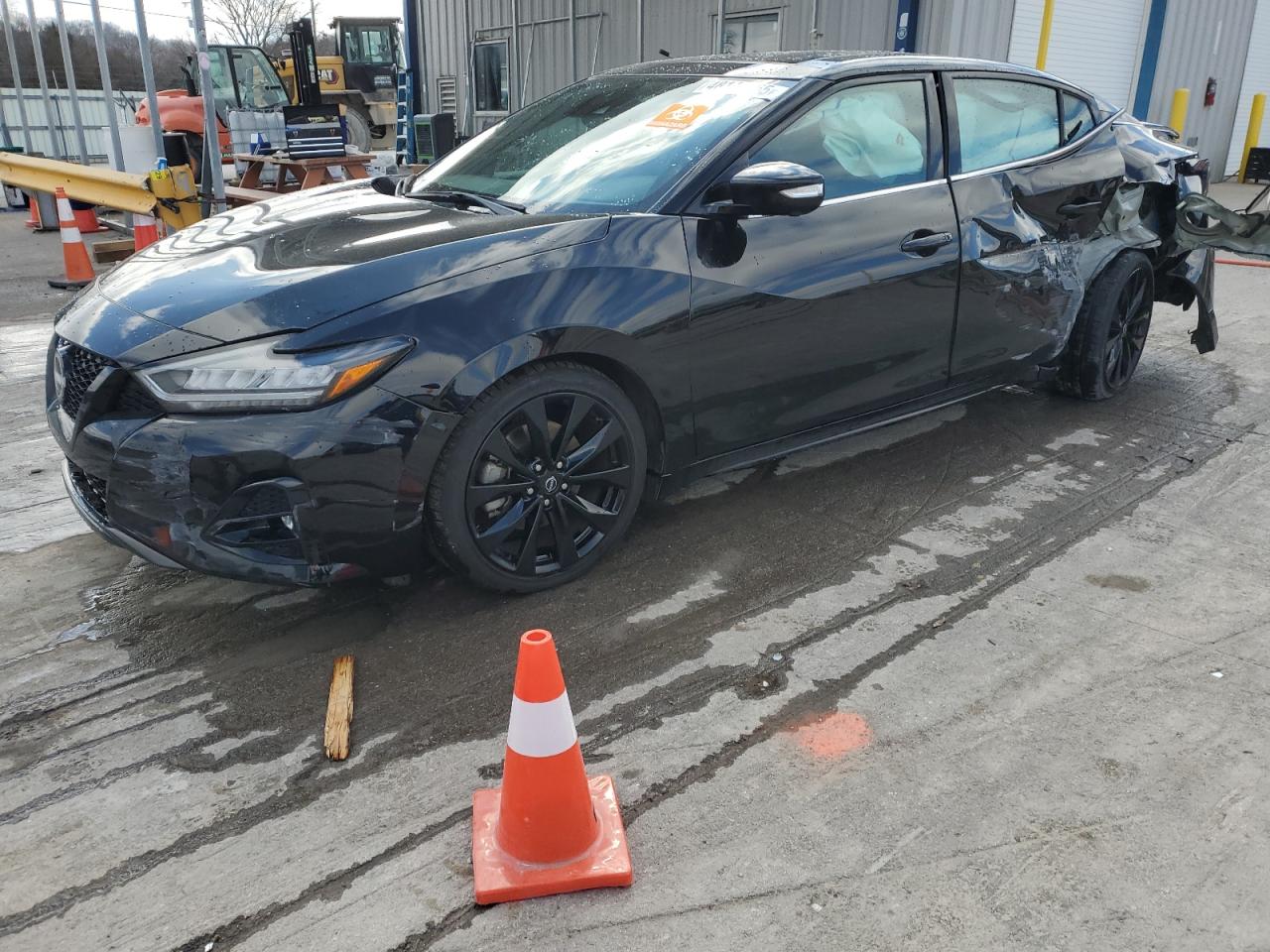 NISSAN MAXIMA SR