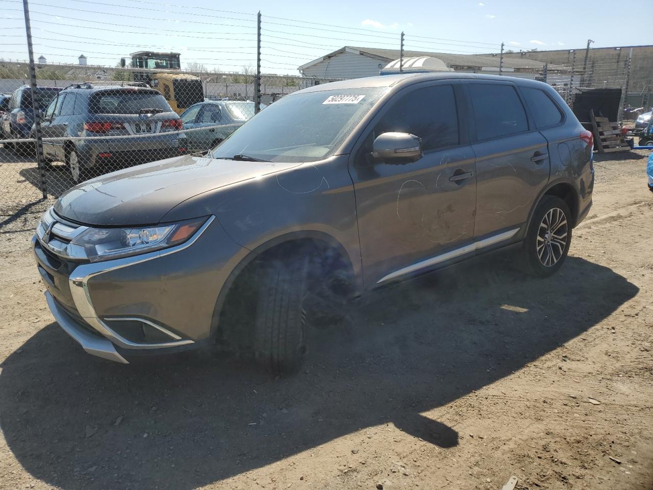 MITSUBISHI OUTLANDER SE