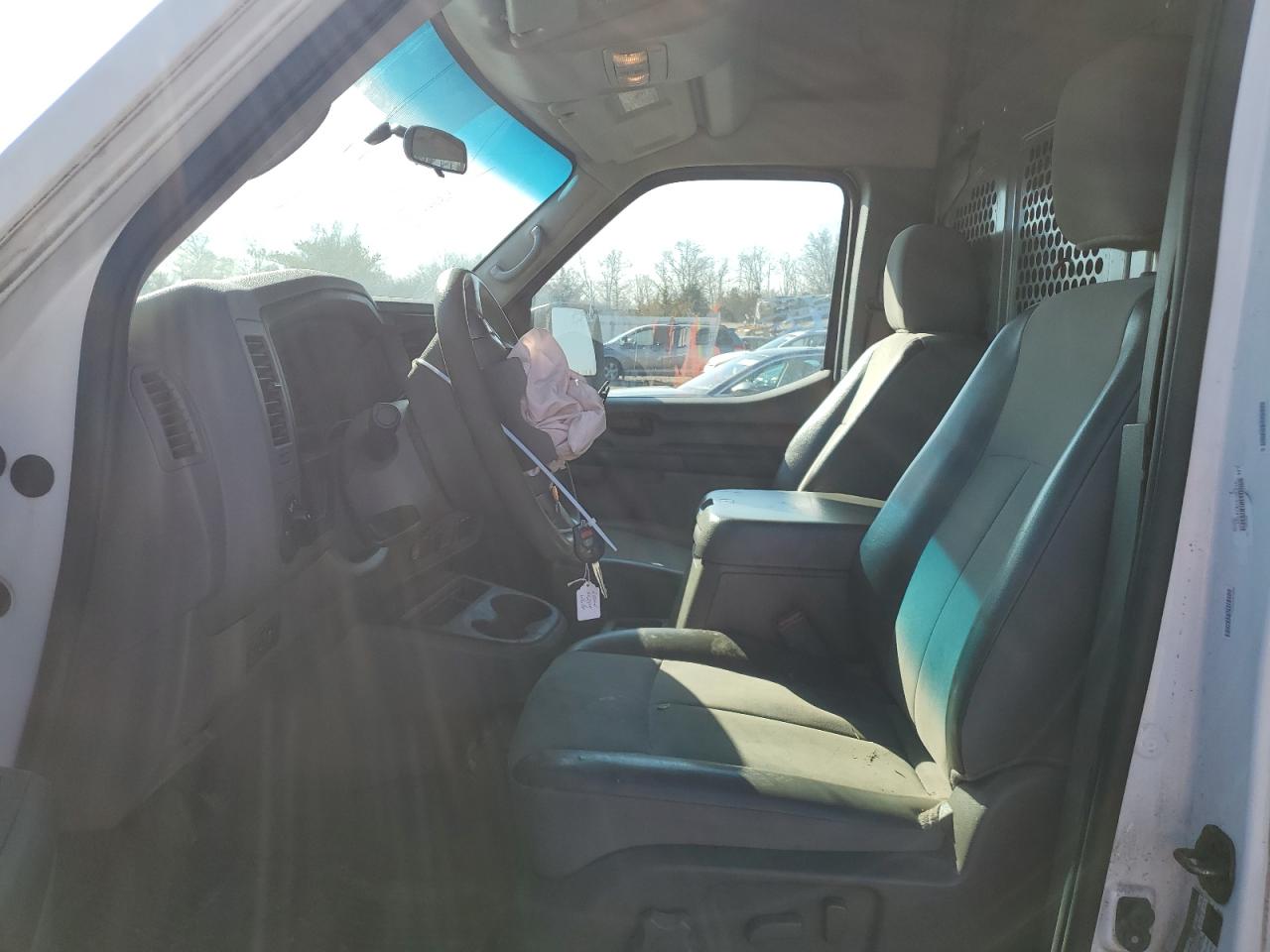 NISSAN NV2500 2500 S