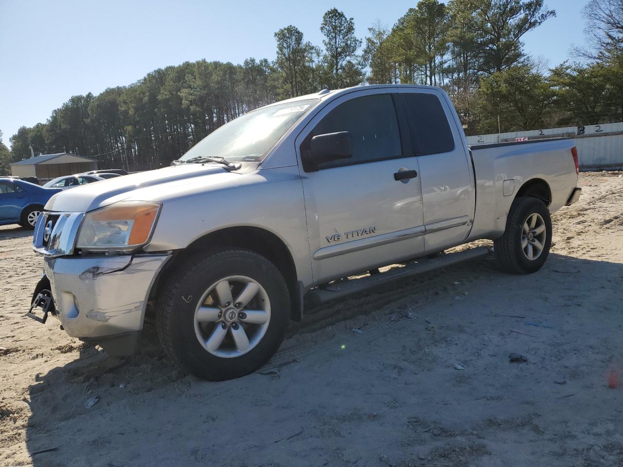 NISSAN TITAN S