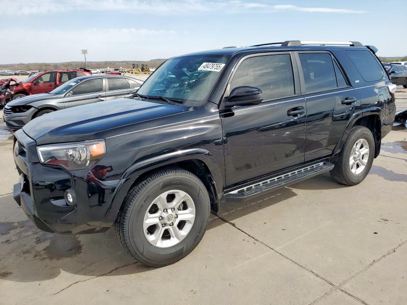 2022 TOYOTA 4RUNNER SR - JTEEU5JR2N5261477
