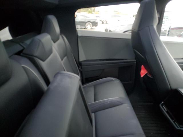 2024 TESLA CYBERTRUCK 7G2CEHEE1RA037505