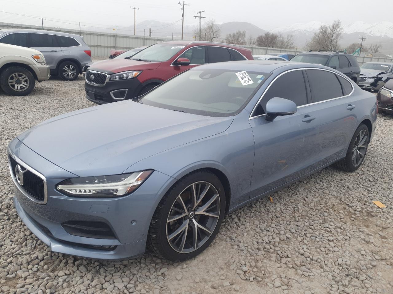 VOLVO S90 T5 MOMENTUM
