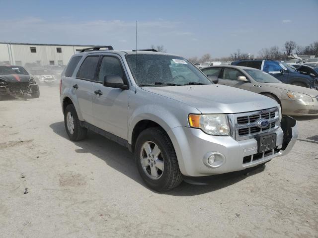 Vin: 1fmcu0d77akb64145, lot: 49095985, ford escape xlt 20104