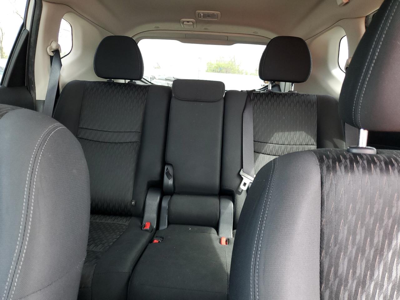 Nissan Rogue s 2018