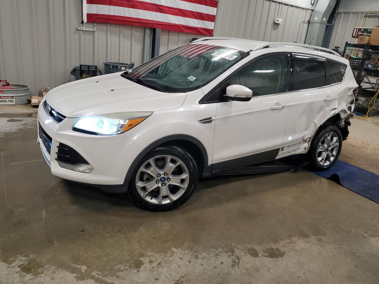 FORD ESCAPE TITANIUM
