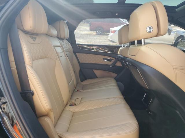 2018 BENTLEY BENTAYGA - SJAAC2ZV3JC019357
