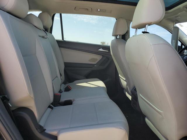 2018 VOLKSWAGEN TIGUAN SE - 3VV3B7AX0JM020325