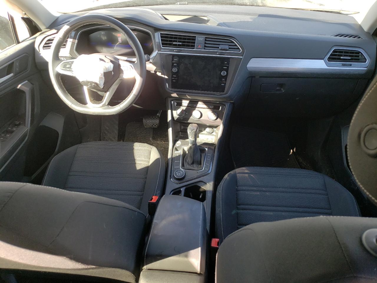 Volkswagen Tiguan s 2024