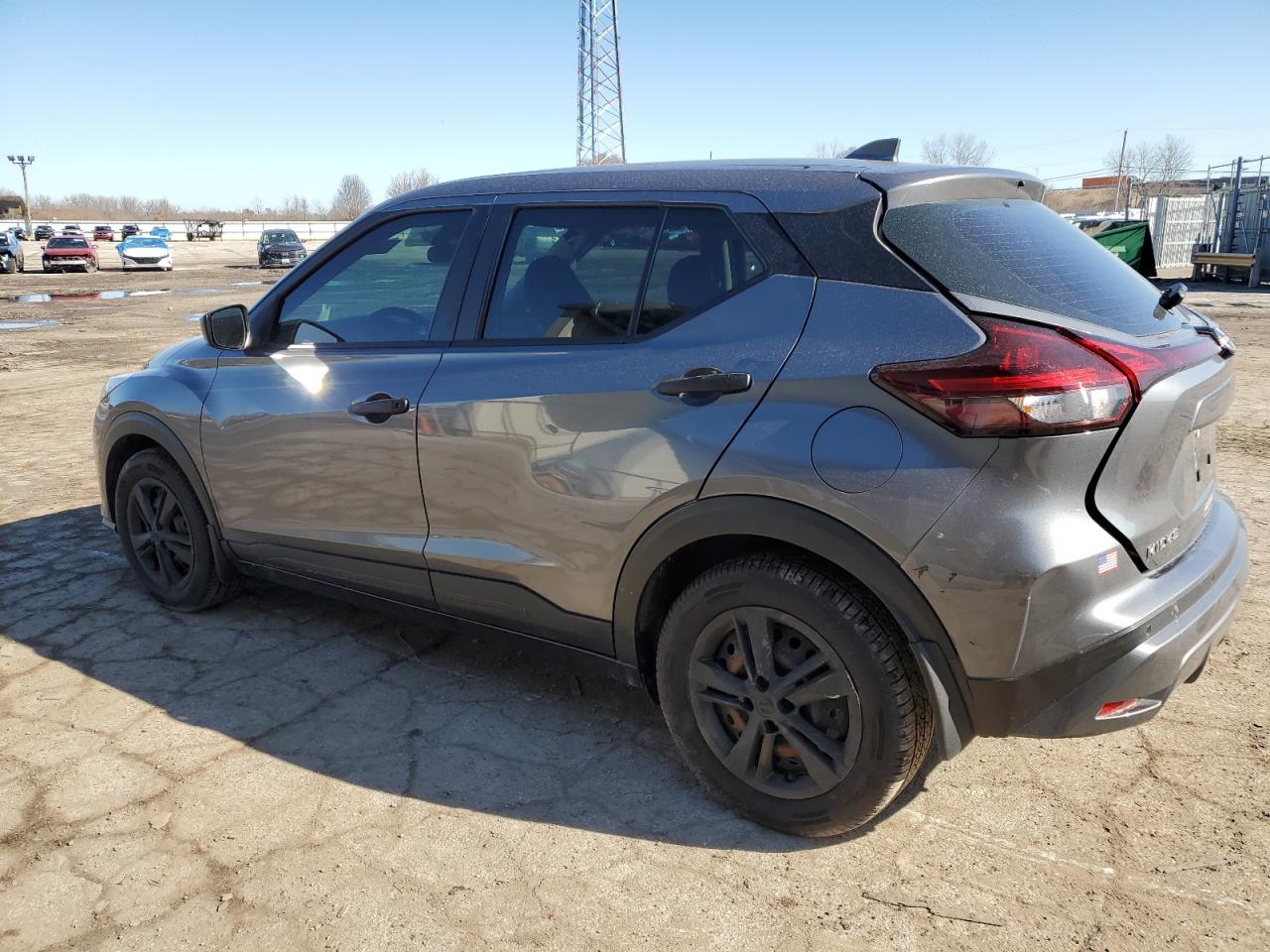 NISSAN KICKS S