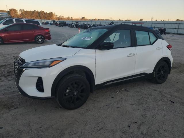 NISSAN KICKS SR