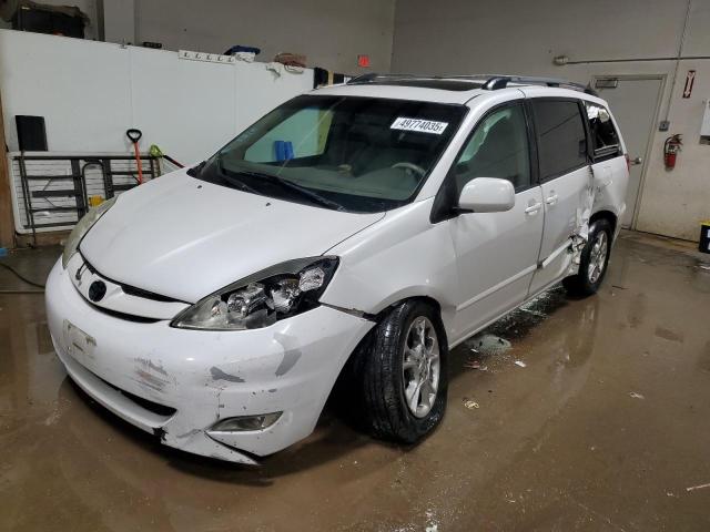 TOYOTA SIENNA XLE