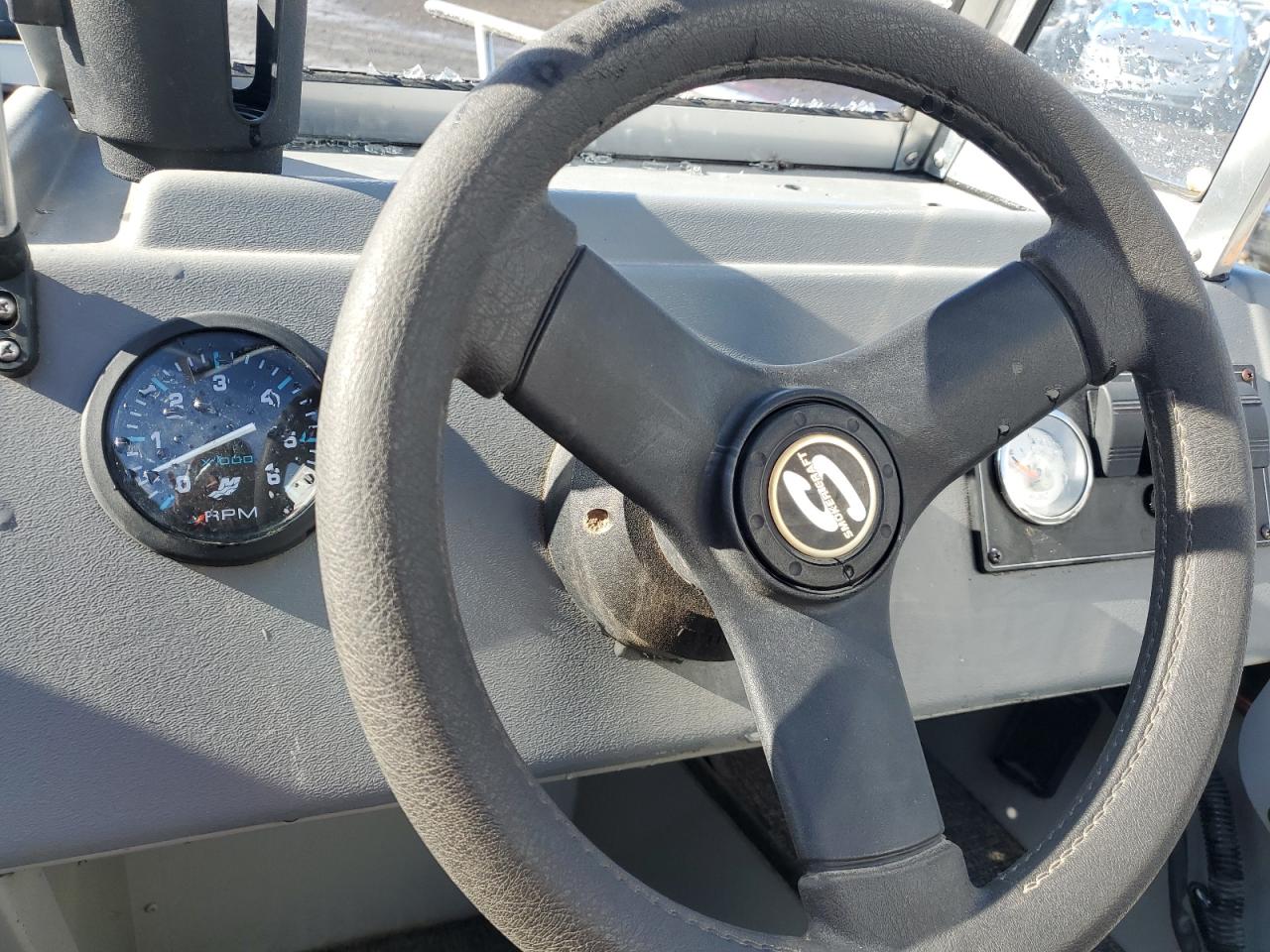 Lot #3221172903 2013 SMOKER CRAFT BOAT