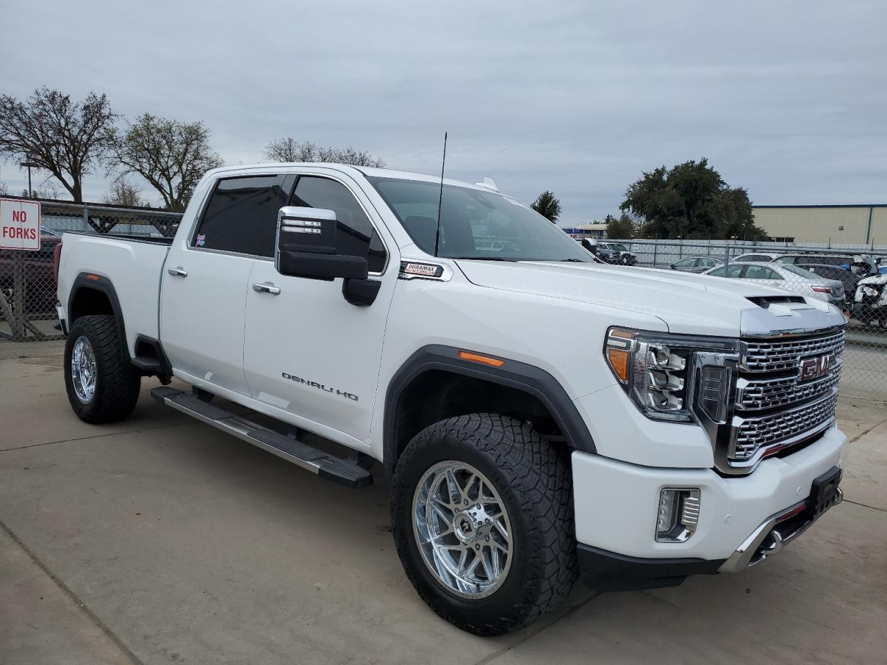 GMC SIERRA K2500 DENALI