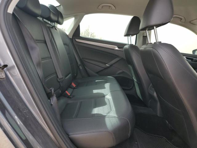 2017 VOLKSWAGEN PASSAT R-L - 1VWDT7A34HC009317
