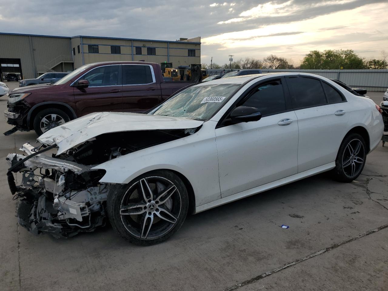 MERCEDES-BENZ E-CLASS 300