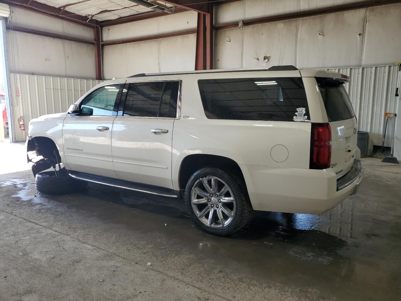 CHEVROLET SUBURBAN 2015