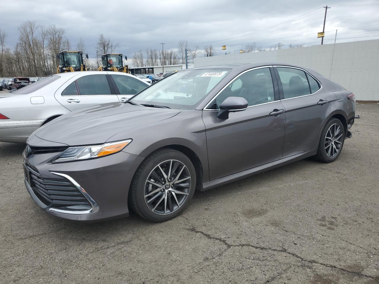 TOYOTA CAMRY XLE