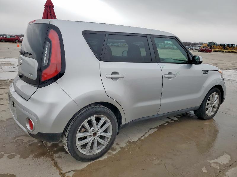 2017 KIA SOUL + - KNDJP3A52H7412841