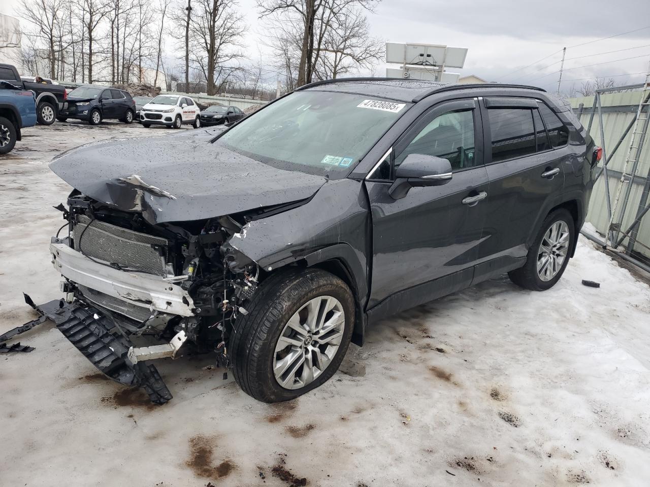  Salvage Toyota RAV4