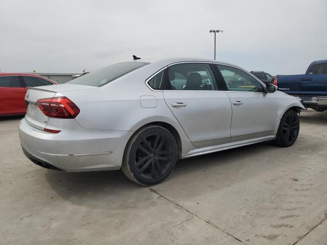 2017 VOLKSWAGEN PASSAT R-L - 1VWDT7A37HC082147