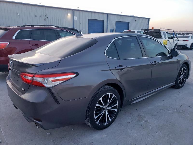 Vin: 4t1g11ak7lu319566, lot: 49390385, toyota camry se 20203