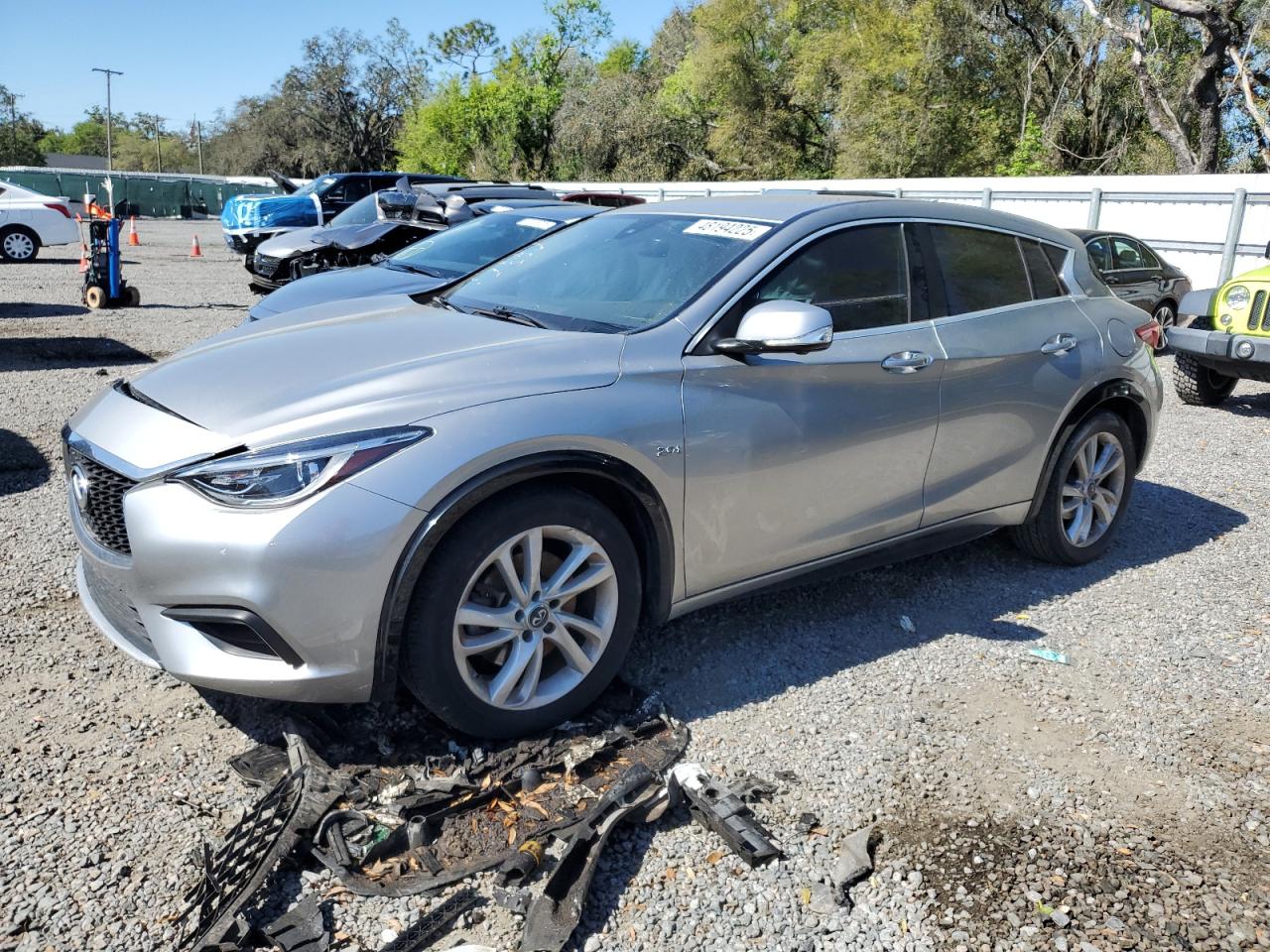 INFINITI QX30 BASE