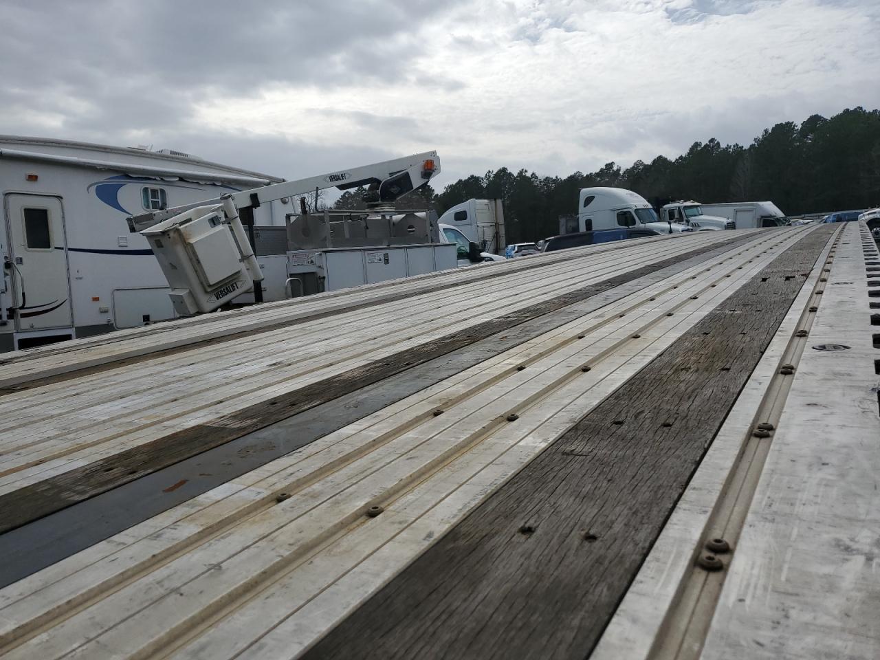 Lot #3311453246 2019 FONTAINE FLATBED TR