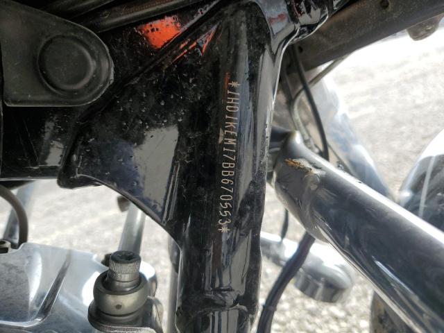 2011 HARLEY-DAVIDSON FLHTK - 1HD1KEM17BB670553