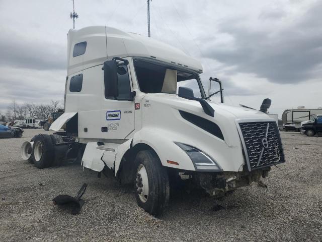 Global Auto Auctions: 2023 VOLVO VN VNL