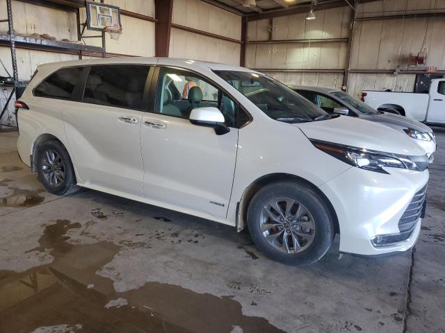2021 TOYOTA SIENNA XLE - 5TDYRKEC1MS031672