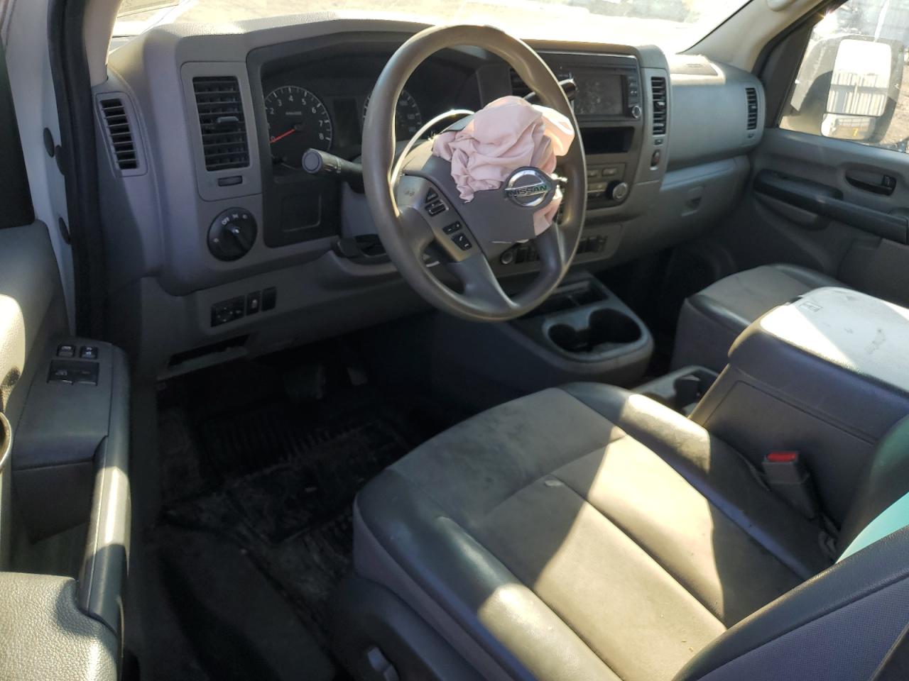 NISSAN NV2500 2500 S