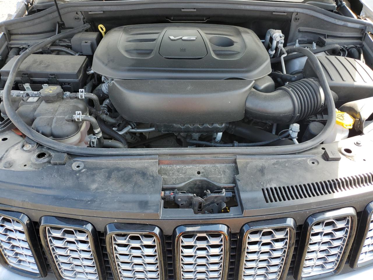 JEEP GRAND CHEROKEE LAREDO