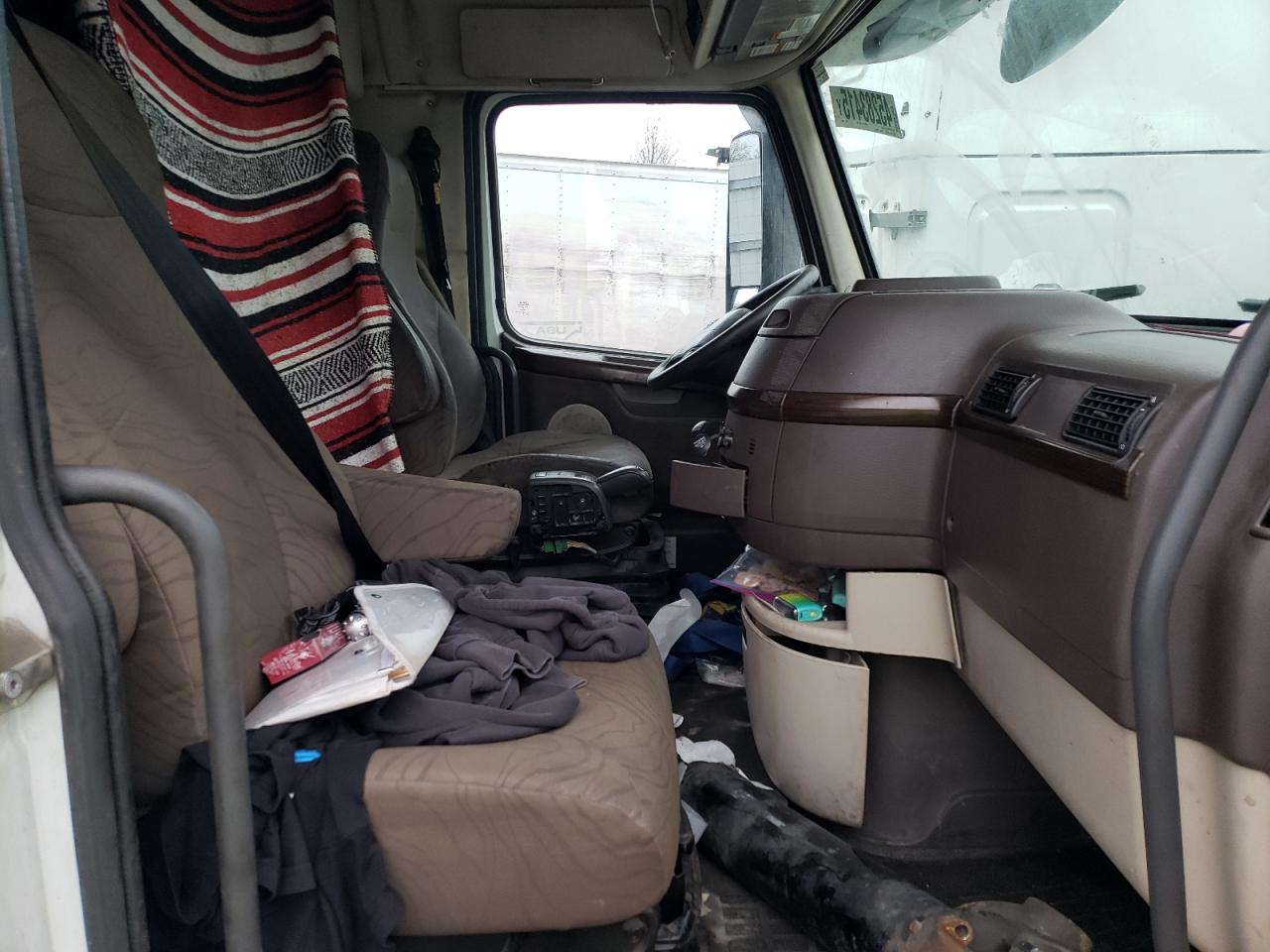 Lot #3267073702 2014 VOLVO VN VNL