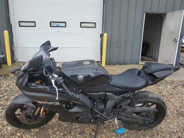YAMAHA YZFR7 2024 black  gas JYARM38EXRA013404 photo #4